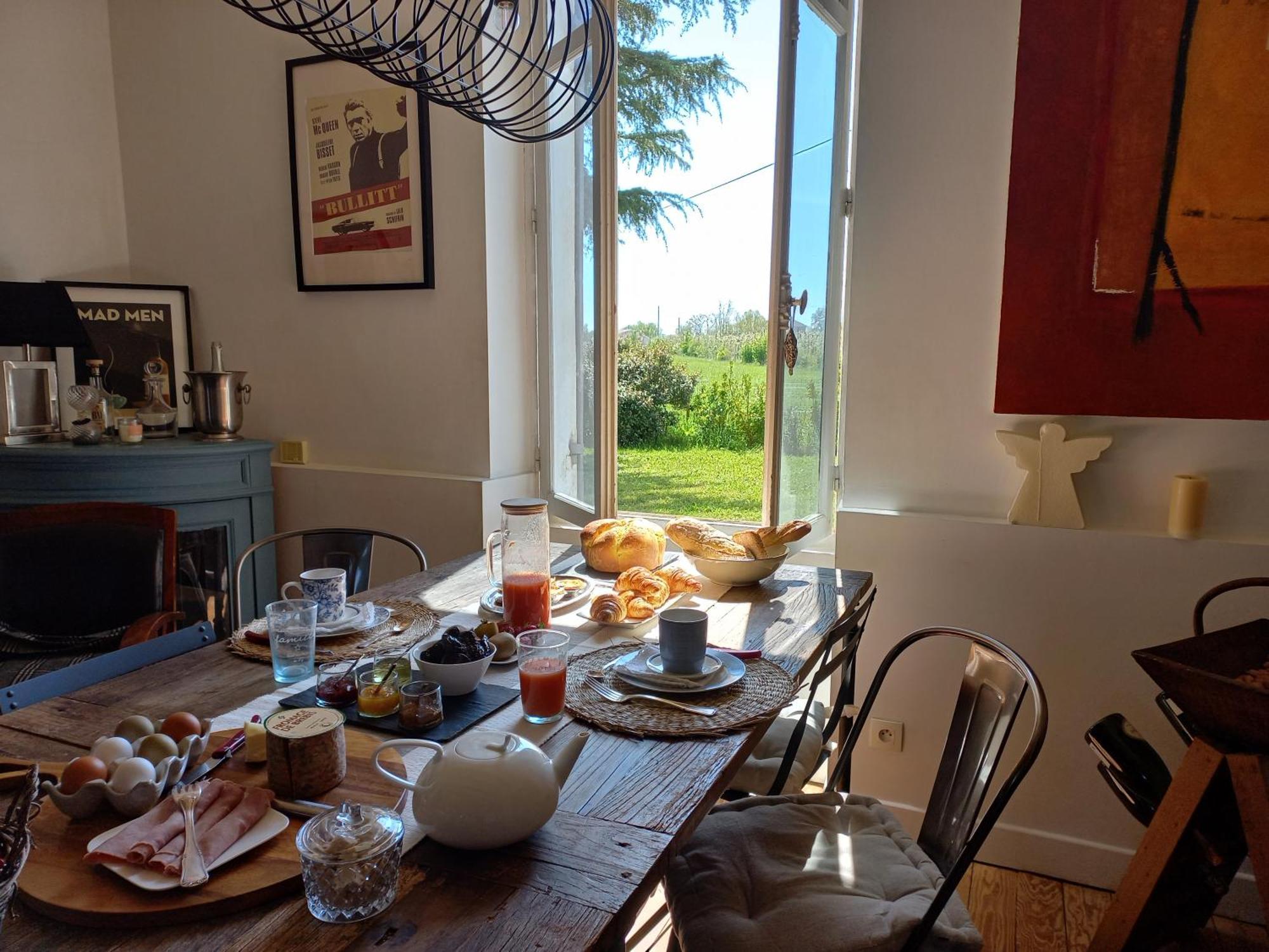 Bed and Breakfast L' Embellie Sur Lot à Sainte-Livrade-sur-Lot Extérieur photo